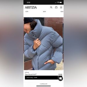 Aritzia Wilfred
The Cloud Puff™ in powdery blue